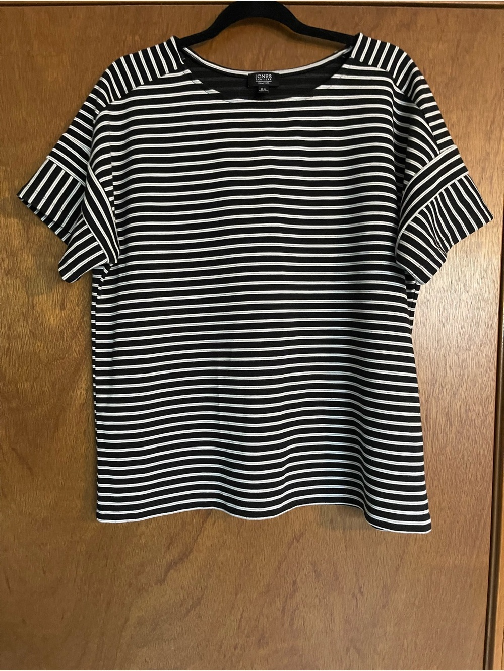 Jones New York Black and White Striped Short-Sleeve Knit Top